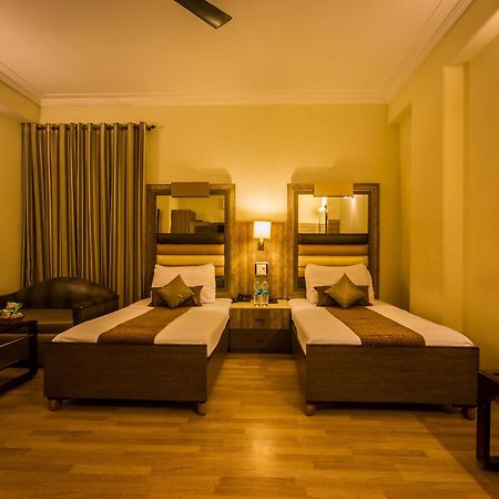 The Suncourt Hotel Yatri New Delhi Exterior photo
